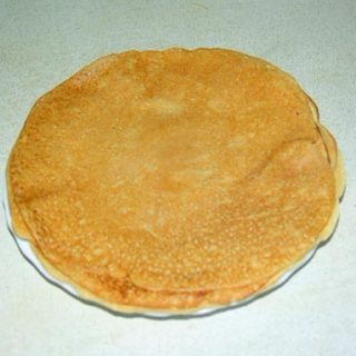 Блин на тарелке