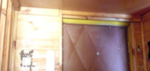 Антресоль над входной дверью