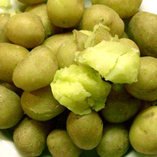 На снимке картофель отварной