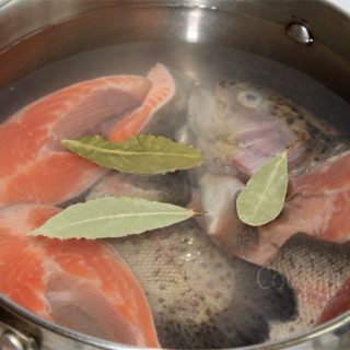 Рыба варится