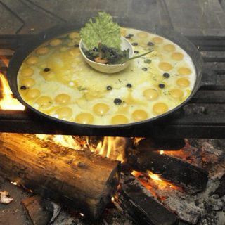 очень большая яичница