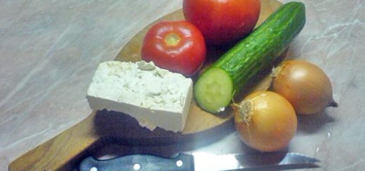 Овощи и сыр для шопского салата