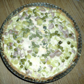 Киш с остатками Оливье