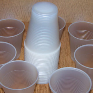 Одноразовые стаканчкик