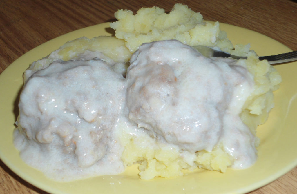 Тефтели в сметанном соусе