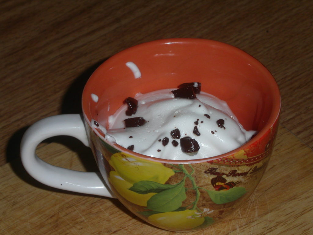 Вареная меренга в чашке