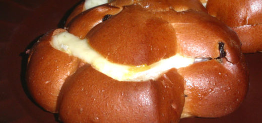 Булочка с яйцом внутри