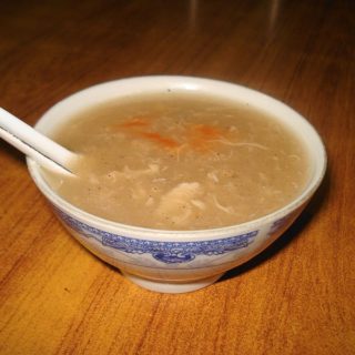 Суп в тарелке