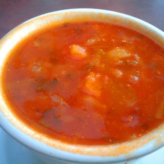 Щи в тарелке